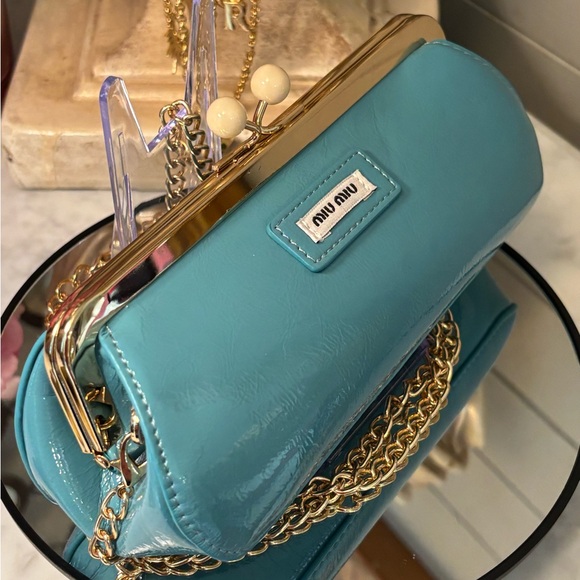 Miu Miu Turquoise Patent Leather kiss lock Clutch with crossbody strap NIB - Picture 6 of 14